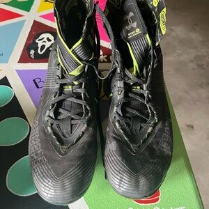 Under Armour Black and Yellow Athletic Shoes High-Top Design